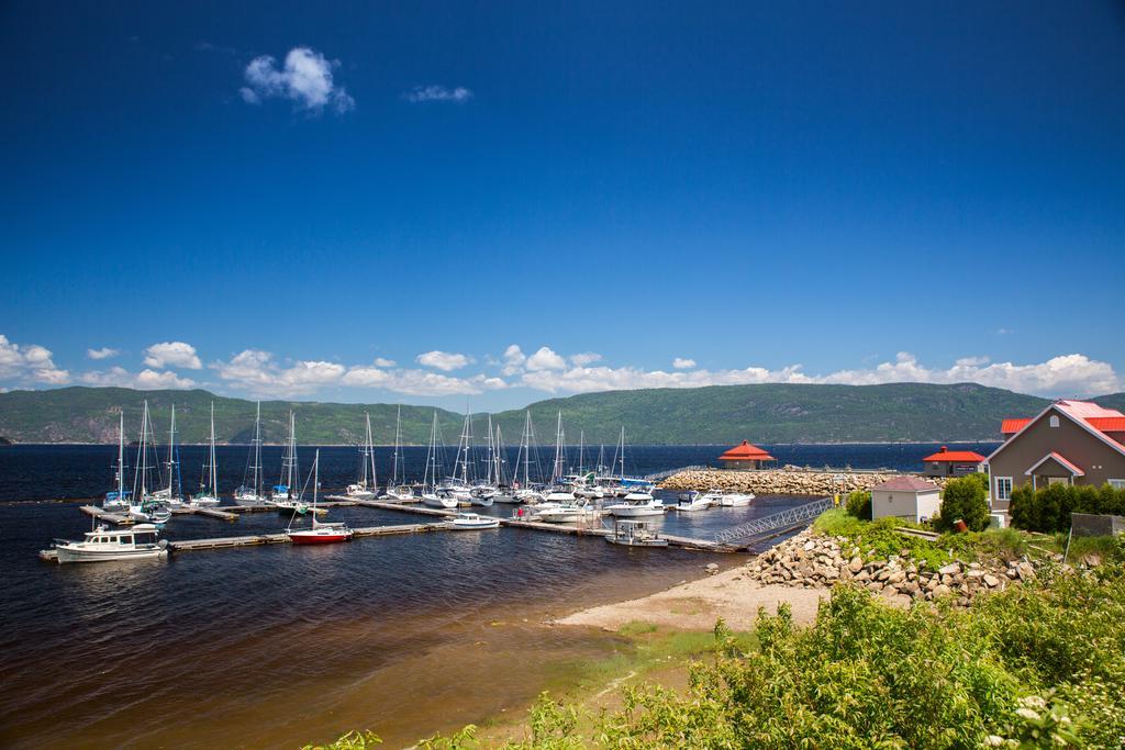 Chalets Condos Sur Le Fjord LʼAnse-Saint-Jean Esterno foto