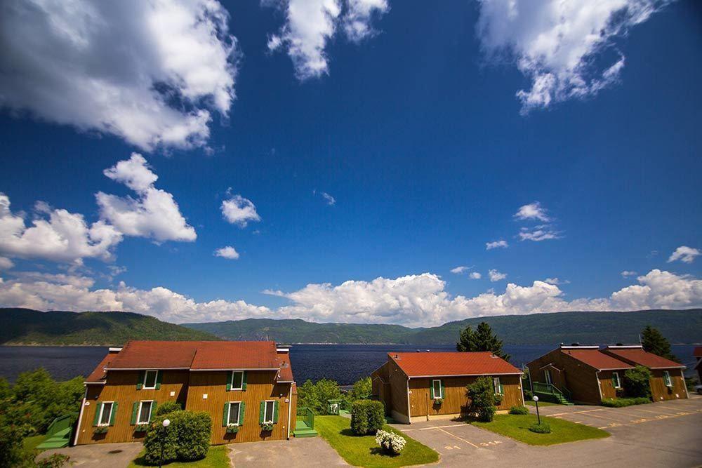 Chalets Condos Sur Le Fjord LʼAnse-Saint-Jean Esterno foto