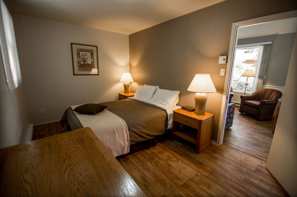 Chalets Condos Sur Le Fjord LʼAnse-Saint-Jean Esterno foto