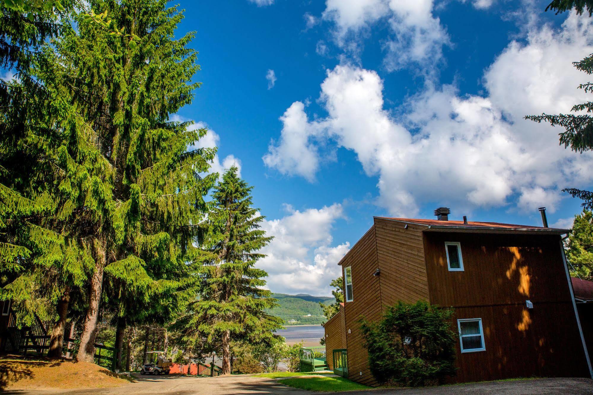 Chalets Condos Sur Le Fjord LʼAnse-Saint-Jean Esterno foto