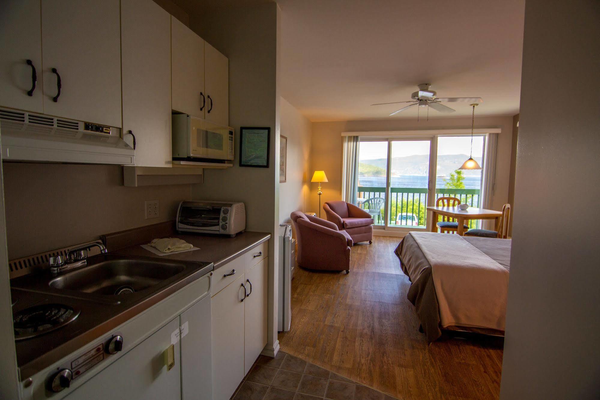 Chalets Condos Sur Le Fjord LʼAnse-Saint-Jean Esterno foto